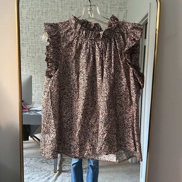 Christy Lynn Animal Arint Ruffle Top Size Large Like New - Picture 1 of 8